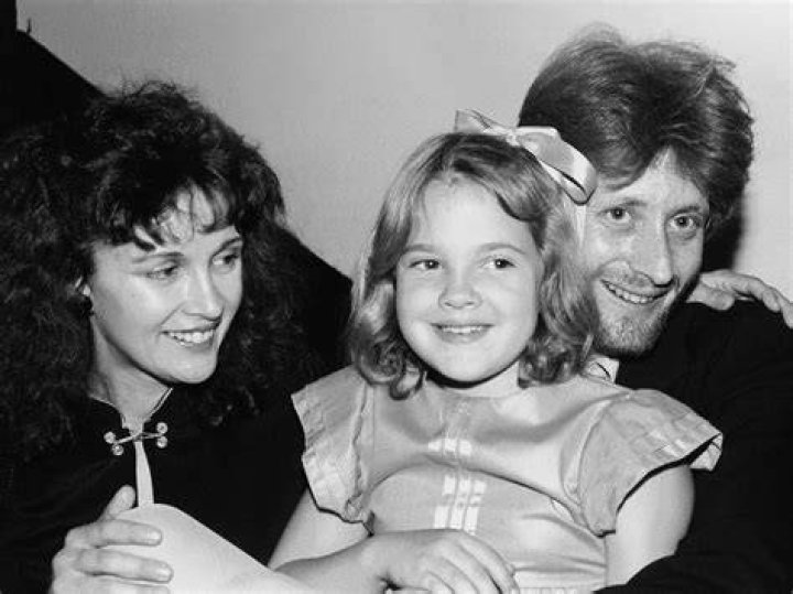 
American Singer Nessa Barrett Parents And Family: Meet Her Father Drew Barrett And Mother 