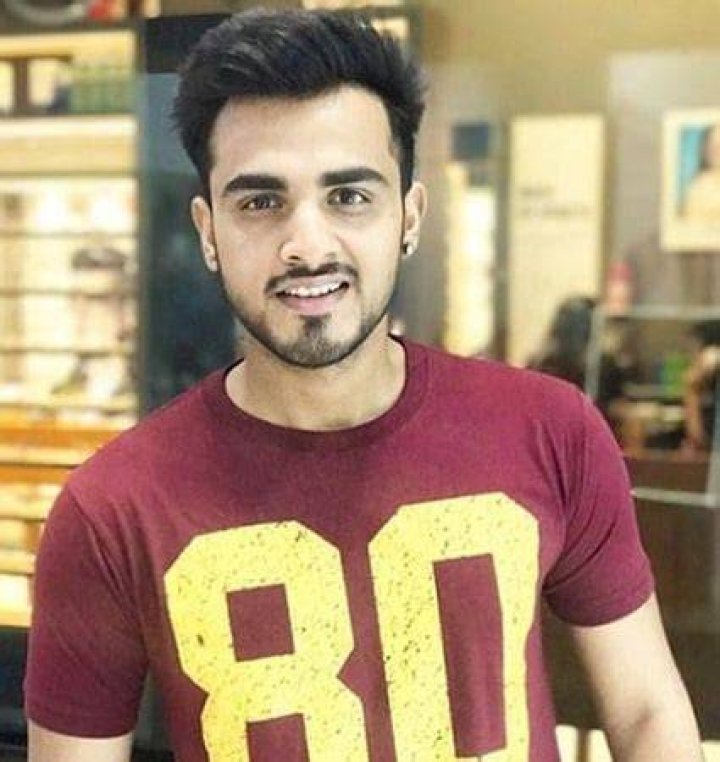 Armaan Bedil Height, Weight, Net Worth, Age, Birthday, Wikipedia, Who, Instagram, Biography