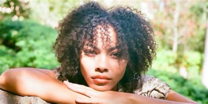
Bella Zahra Murphy Height, Weight, Net Worth, Age, Birthday, Wikipedia, Who, Nationality, Biography 