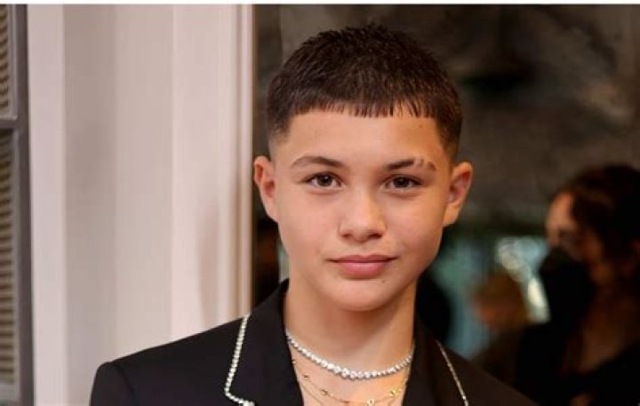 
Binx Walton Height, Weight, Net Worth, Age, Birthday, Wikipedia, Who, Nationality, Biography 