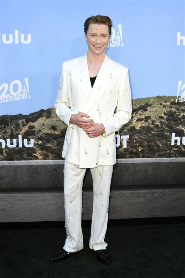 
Calum Worthy Height, Weight, Net Worth, Age, Birthday, Wikipedia, Who, Nationality, Biography 