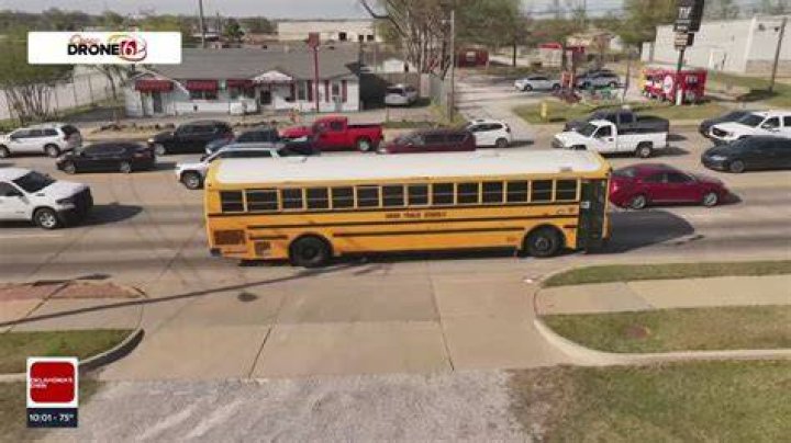 
Clay Walker Bus Driver Video Sparked Outrage On Social Media 