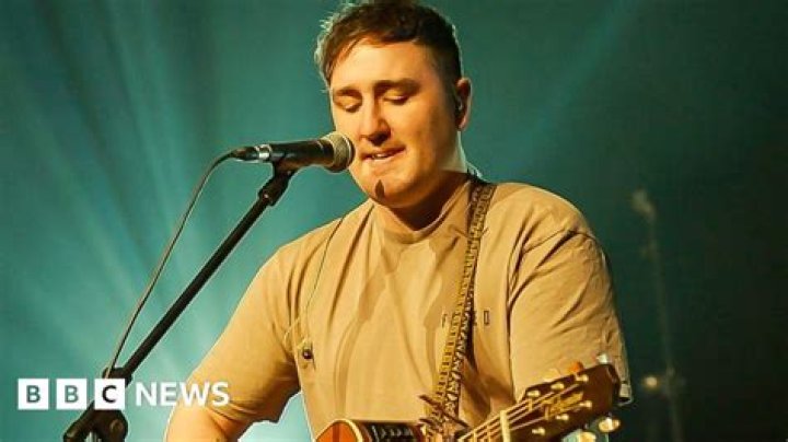 
Famous All Folk’d Up Singer, Barry Mohan, 28, dies in a fatal car Accident 