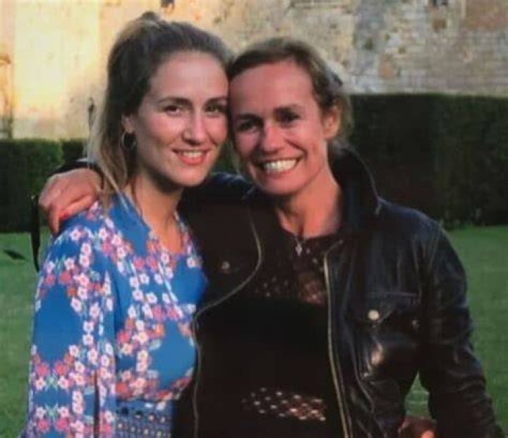 How Old Is William Hurt Daughter? Meet Jeanne Bonnaire Hurt On Instagram
