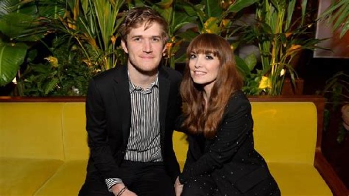 
Is Bo Burnham Married? His Wife, Family and Wikipedia 