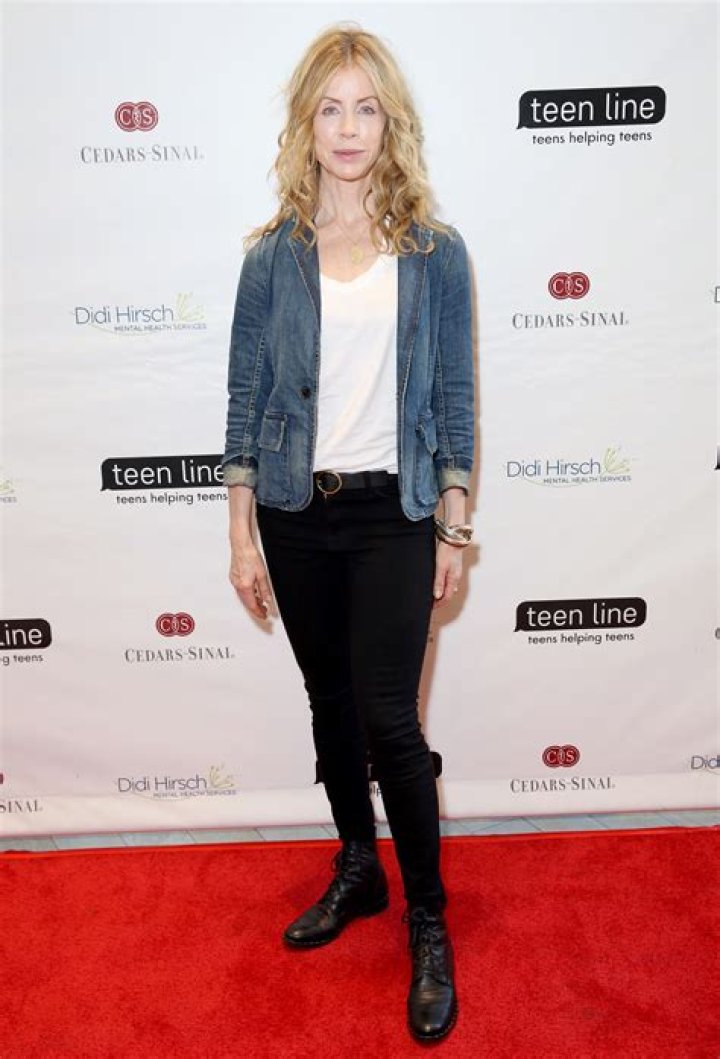 
Julianne Phillips Height, Weight, Net Worth, Age, Birthday, Wikipedia, Who, Nationality, Biography 