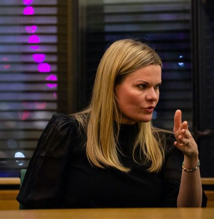 Laura Farris MP Height, Weight, Net Worth, Age, Birthday, Wikipedia, Who, Instagram, Biography