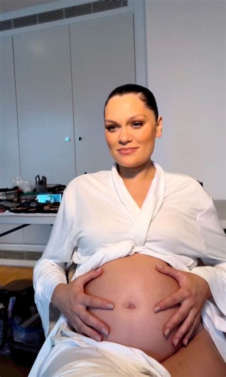 
Pregnant Jessie J Reveals Sex of First Baby with Heartwarming Video on Instagram 