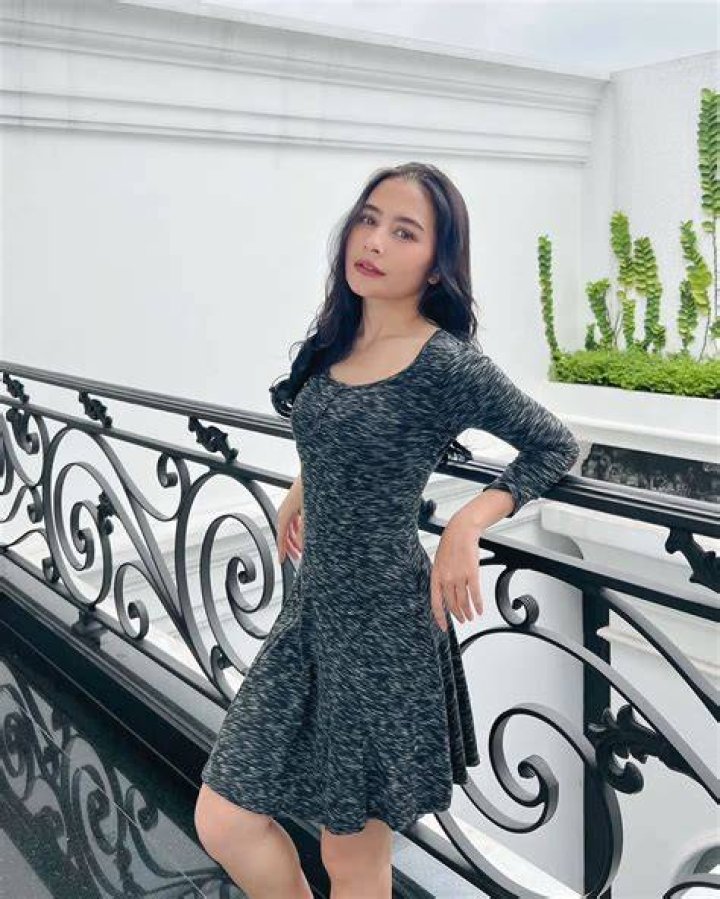 
Prilly Latuconsina Height, Weight, Net Worth, Age, Birthday, Wikipedia, Who, Nationality, Biography 