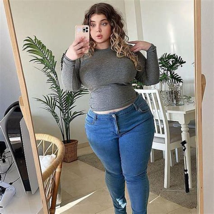 
Vicky Addad Height, Weight, Net Worth, Age, Birthday, Wikipedia, Who, Instagram, Biography 