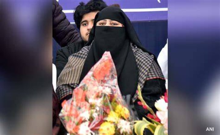 
Who Is Atiq Ahmed Wife Shaista Parveen? Family And Net Worth Before Arrest 