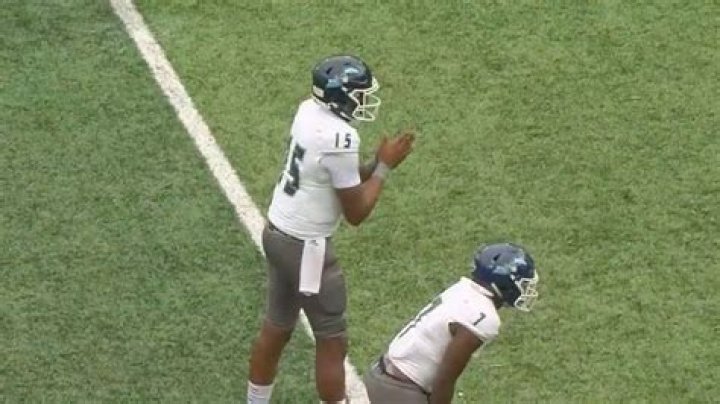 
Who is Jamar Graham? High School QB goes viral for his arm talent and running over much-smaller defenders 